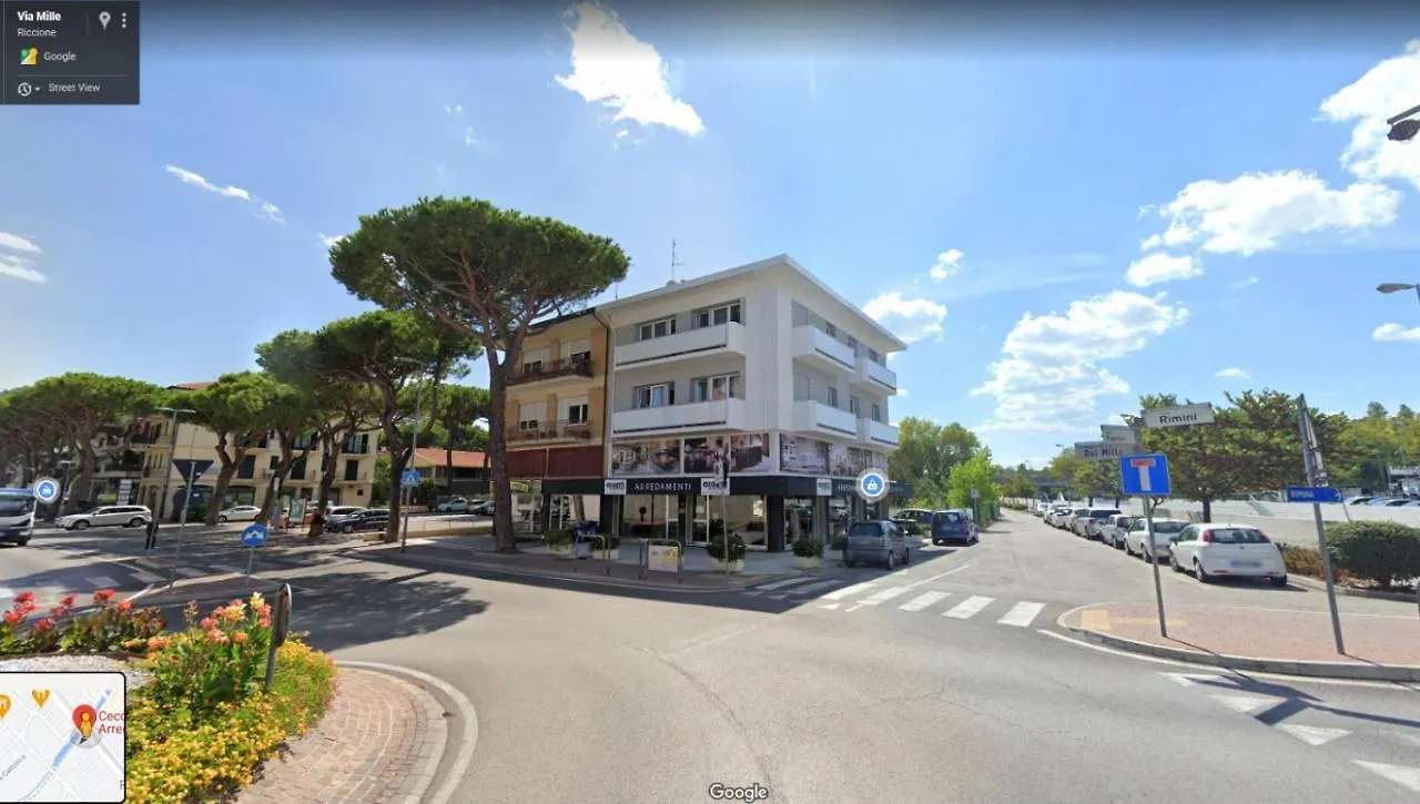 Konukevi La Mansardina Otel Riccione