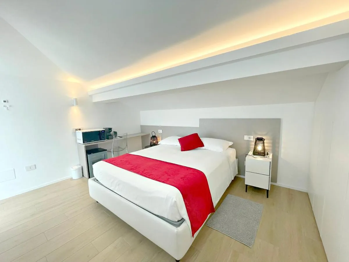 Konukevi La Mansardina Otel Riccione